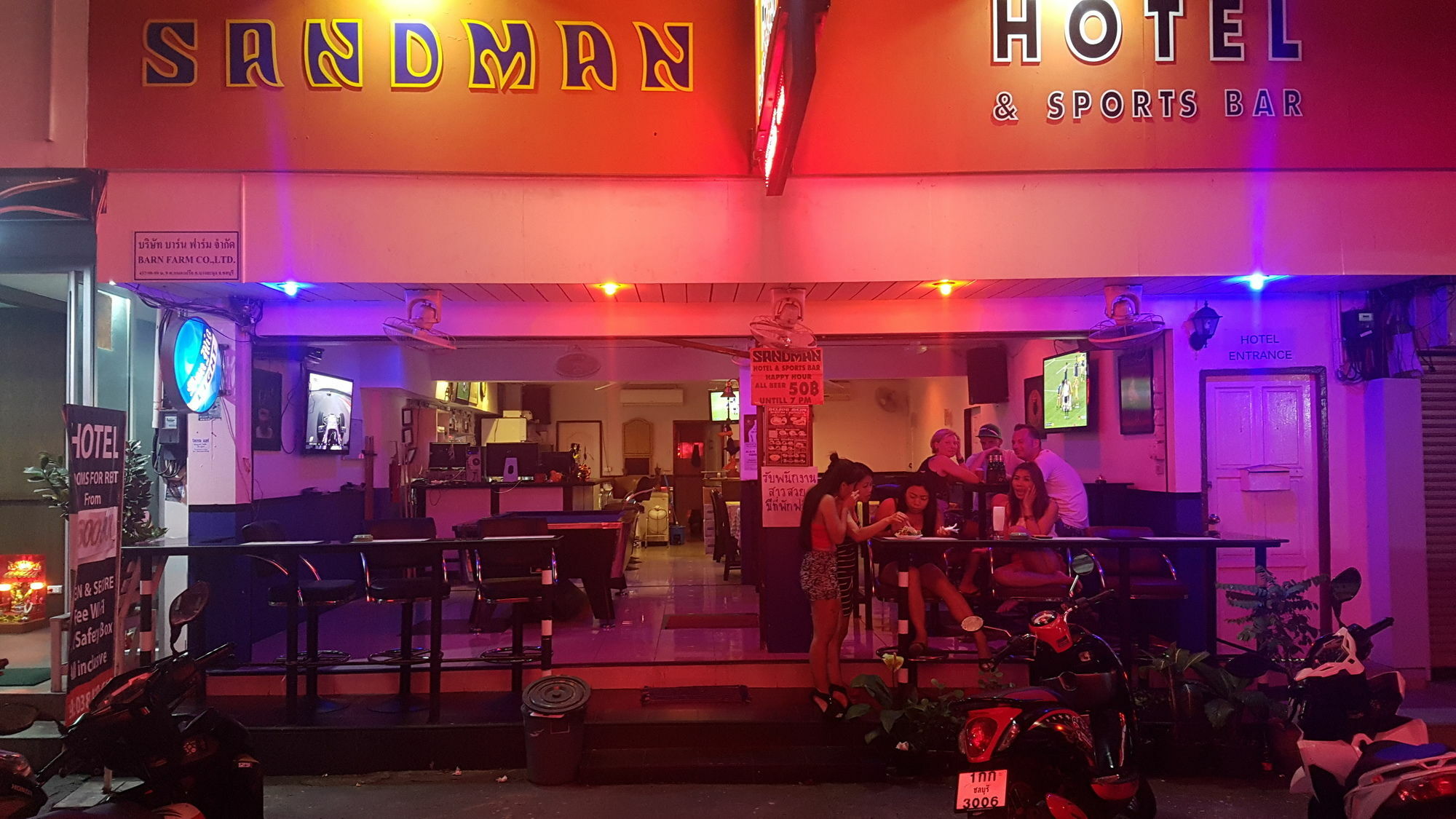 Sandman Hotel & Sports Bar Паттая Екстер'єр фото